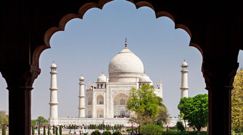 Exploring Famous Tourist Attractions in Agra